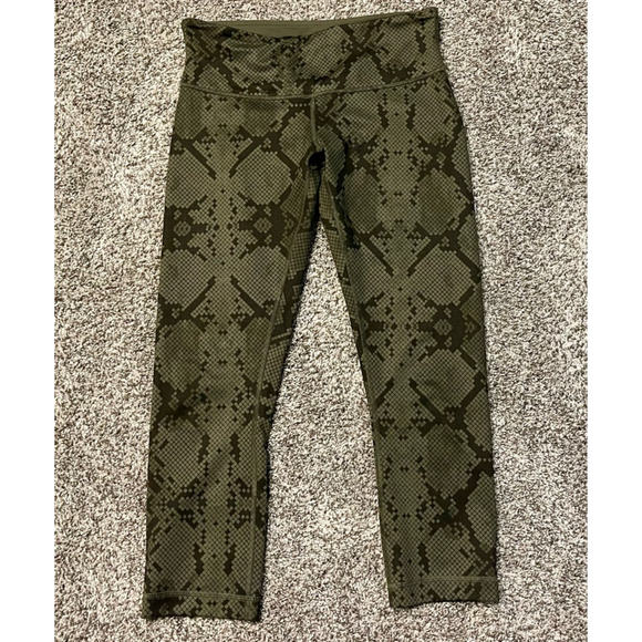 lululemon athletica Pants - Lululemon Women’s Wunder Under Hi-Rise Crop Leggings, Size 6, 21.5” Inseam, EUC